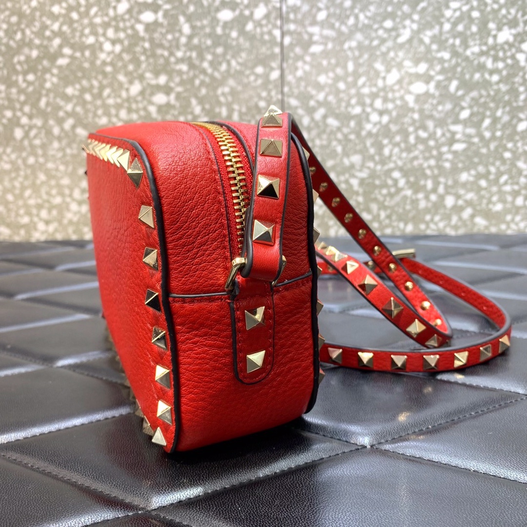 Valentino Garavani Rockstud Crossbody Camera Bag in Red Grainy Calfskin